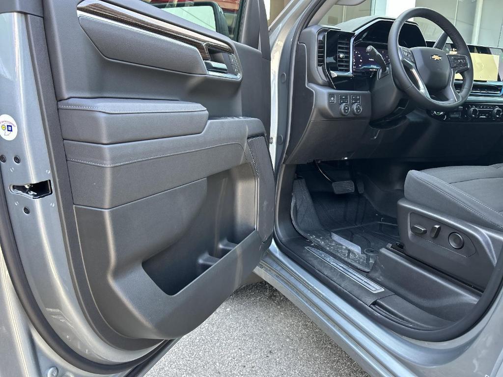 new 2025 Chevrolet Silverado 1500 car