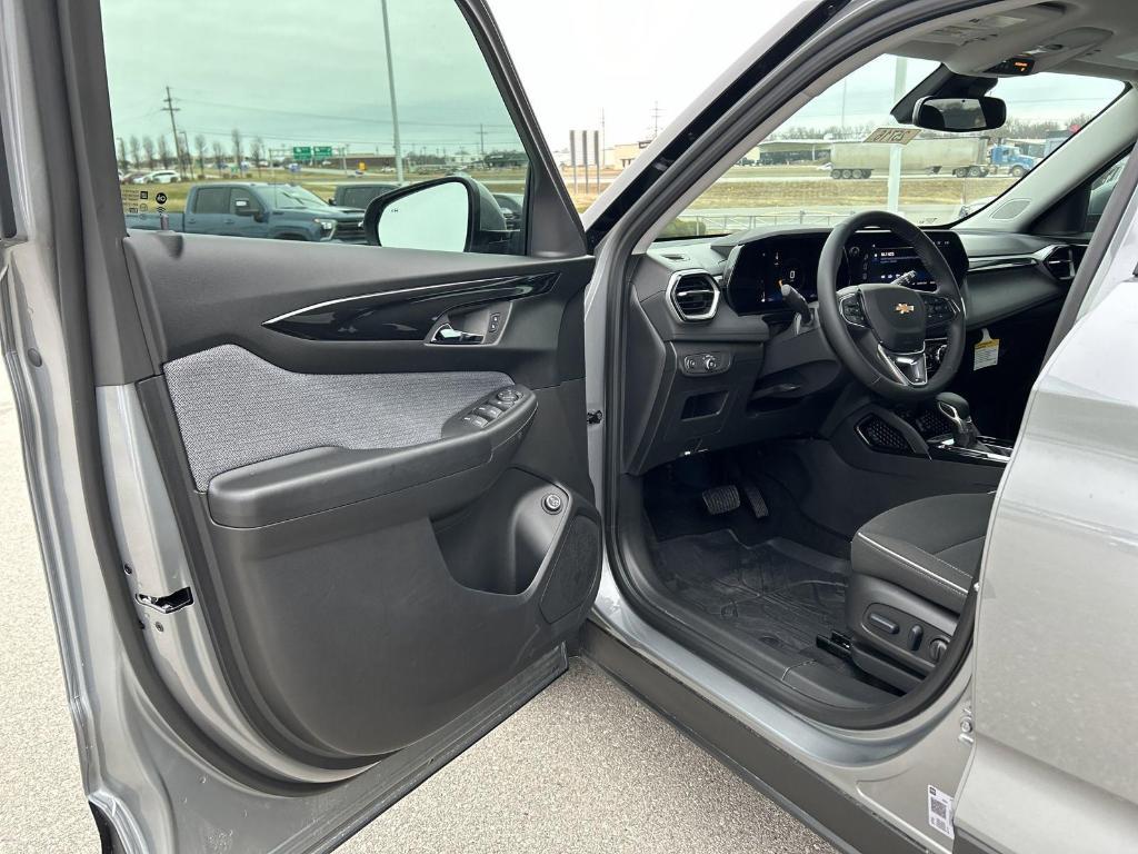 new 2025 Chevrolet TrailBlazer car, priced at $25,165