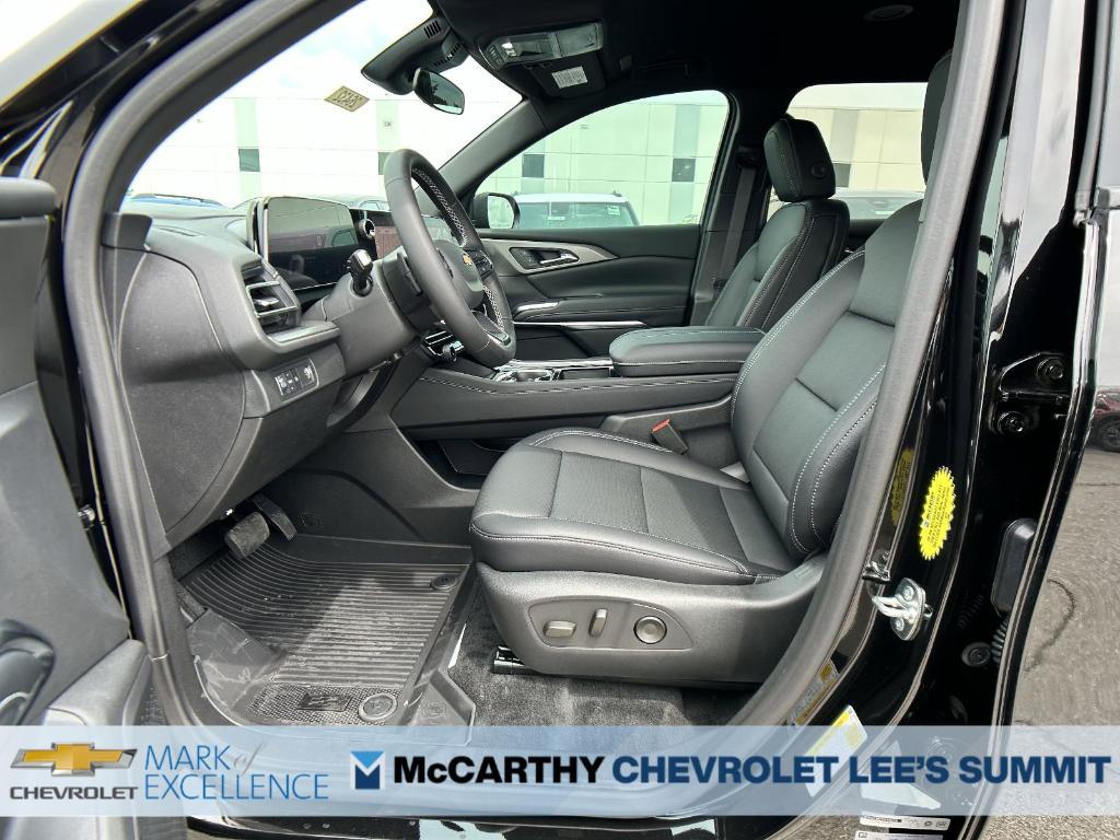 new 2025 Chevrolet Traverse car, priced at $42,560
