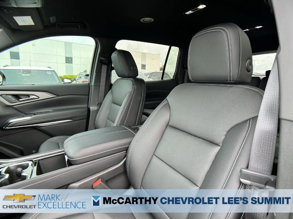 new 2025 Chevrolet Traverse car, priced at $42,560