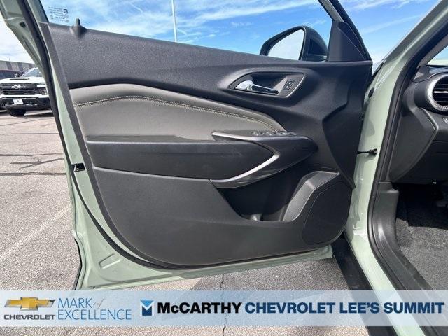 new 2025 Chevrolet Trax car, priced at $25,705