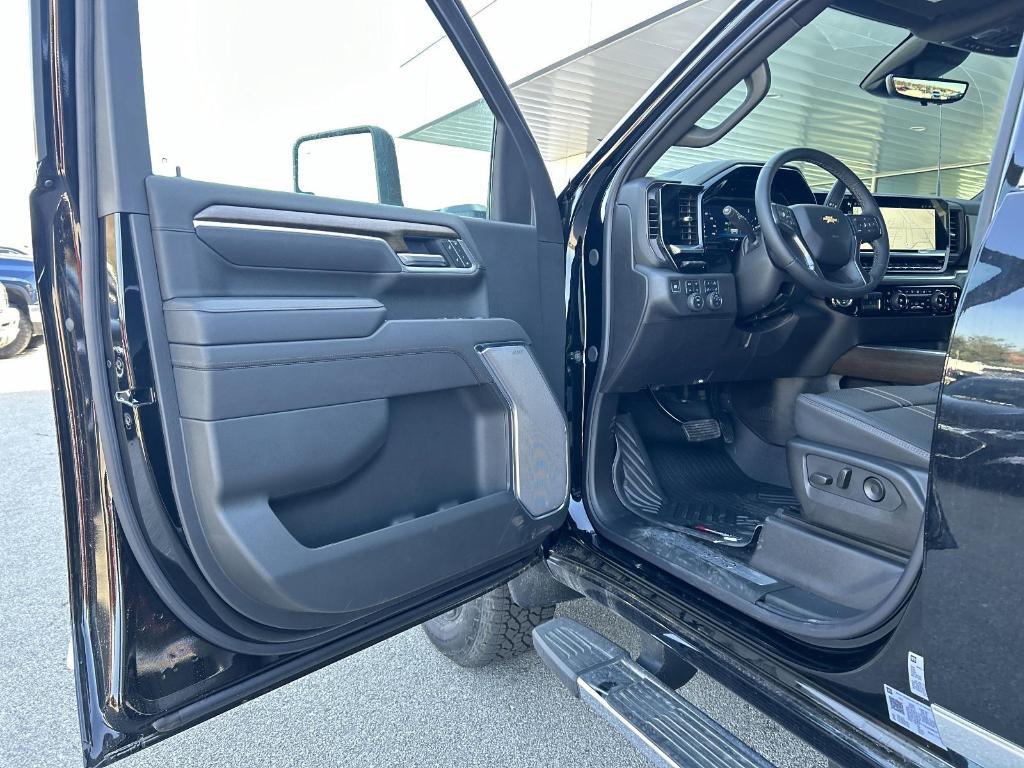 new 2025 Chevrolet Silverado 2500 car, priced at $89,720