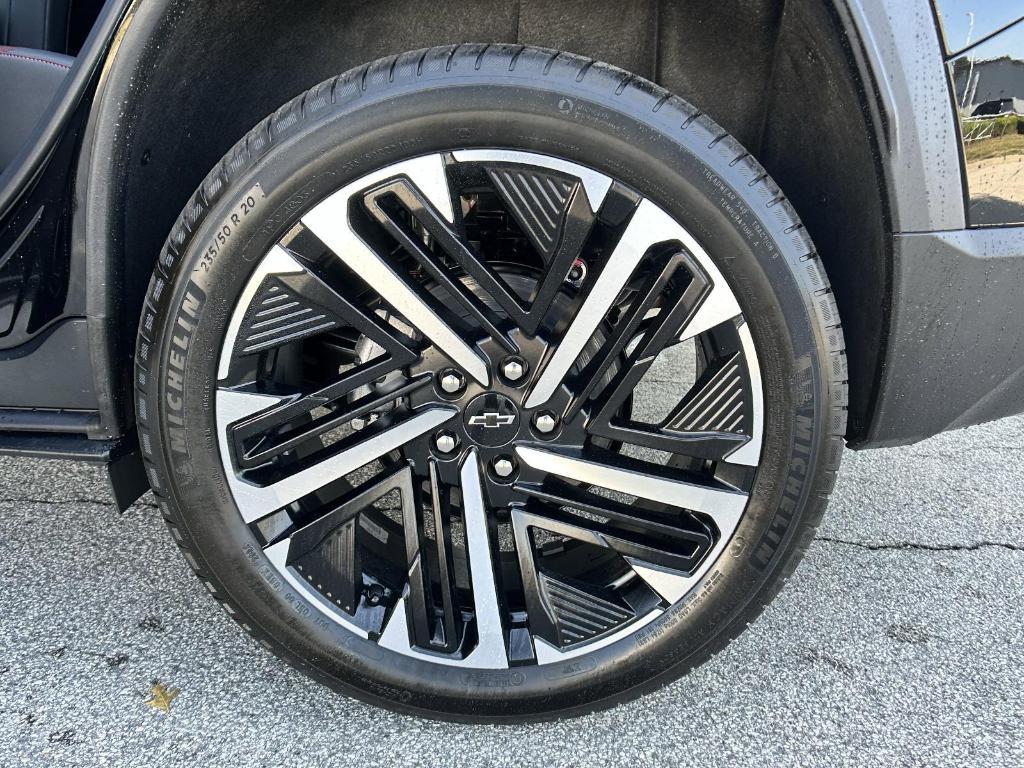 new 2026 Chevrolet Equinox car, priced at $35,110