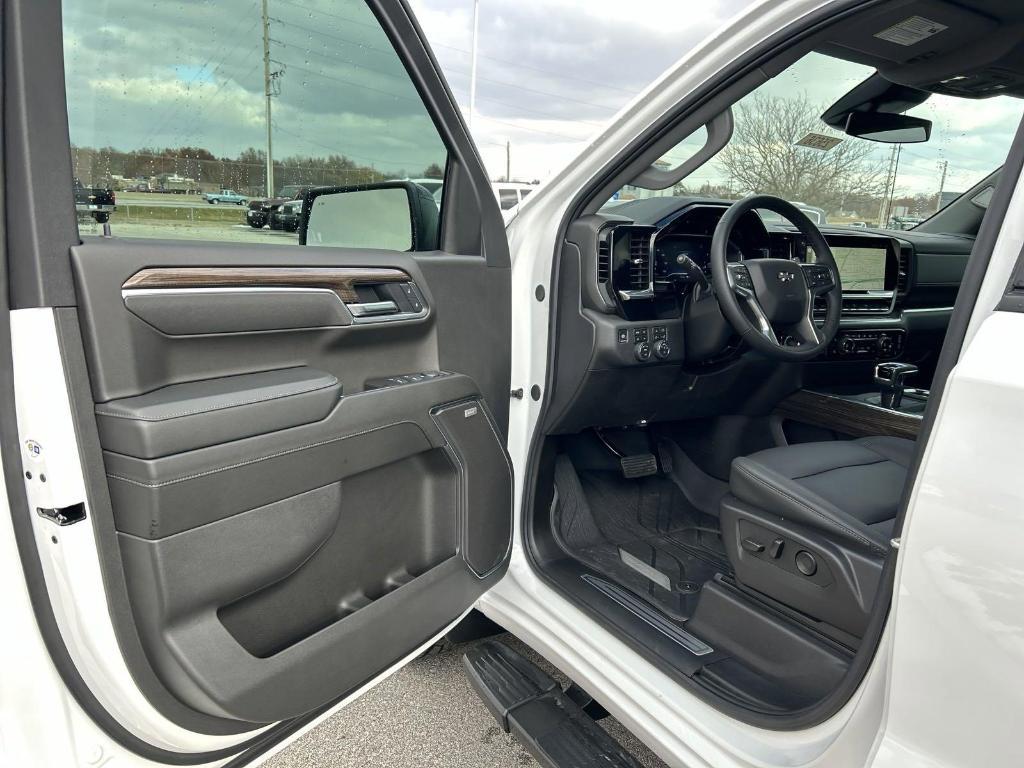 new 2025 Chevrolet Silverado 1500 car, priced at $69,275