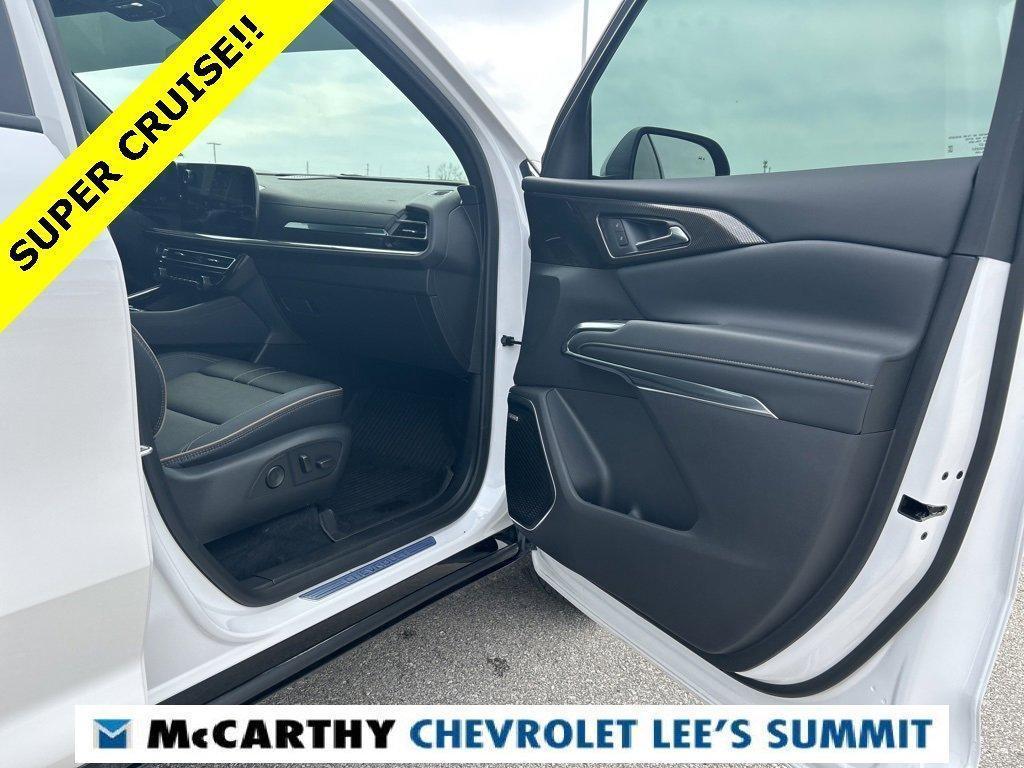 used 2025 Chevrolet Traverse car, priced at $57,100