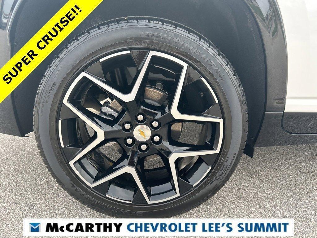 used 2025 Chevrolet Traverse car, priced at $57,100