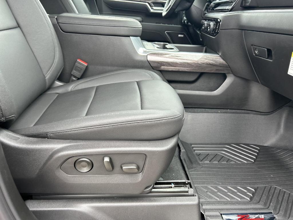 new 2025 Chevrolet Silverado 2500 car, priced at $84,160