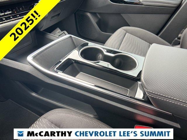 used 2025 Chevrolet Equinox car, priced at $31,900
