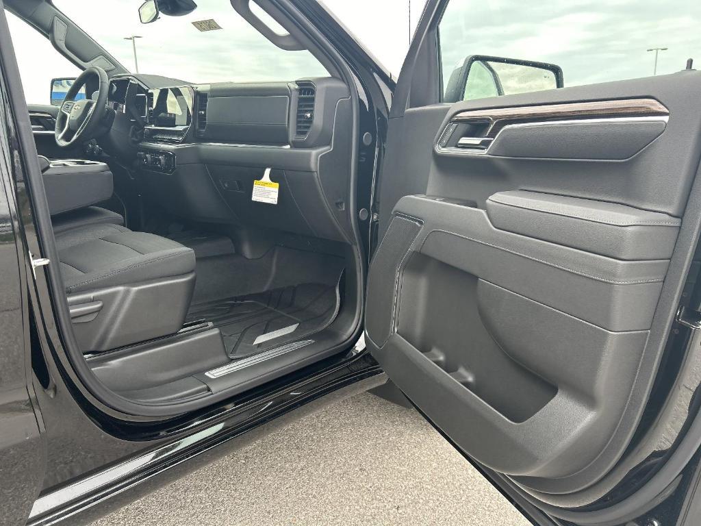 new 2025 Chevrolet Silverado 1500 car, priced at $50,975