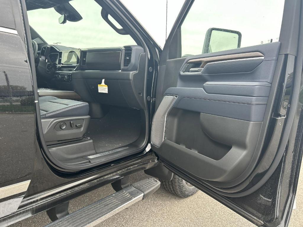 new 2025 Chevrolet Silverado 2500 car, priced at $90,635