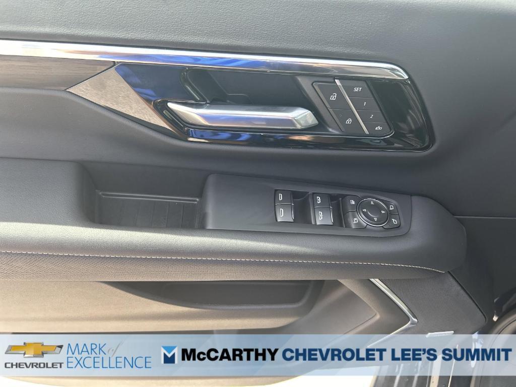 new 2025 Chevrolet Suburban car, priced at $80,590