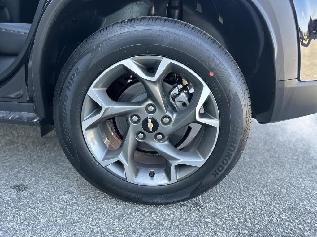 new 2025 Chevrolet Trax car, priced at $25,385