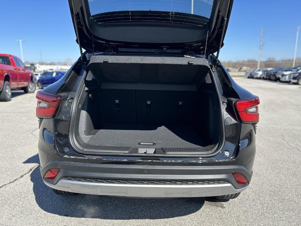 new 2025 Chevrolet Trax car, priced at $25,385