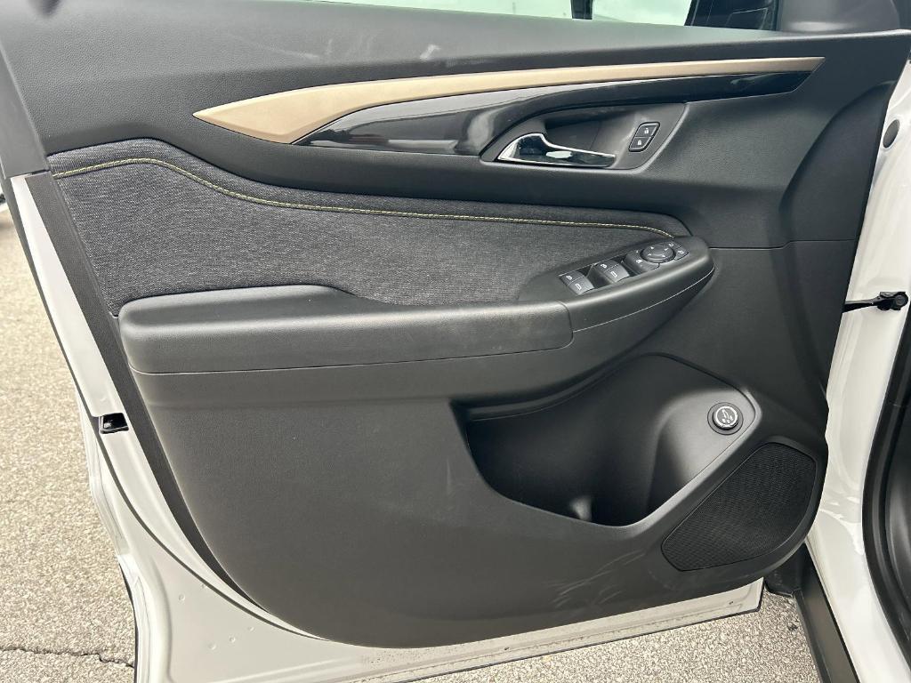 new 2025 Chevrolet TrailBlazer car, priced at $29,230