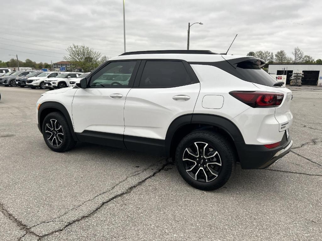 new 2025 Chevrolet TrailBlazer car, priced at $29,230