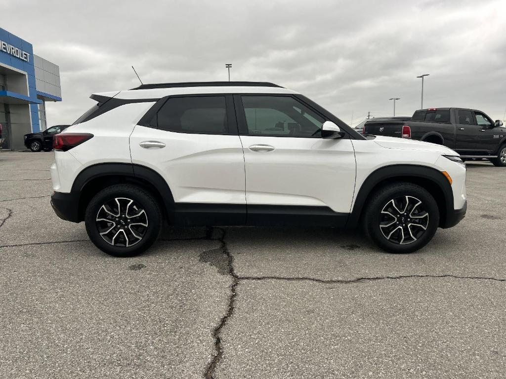 new 2025 Chevrolet TrailBlazer car, priced at $29,230