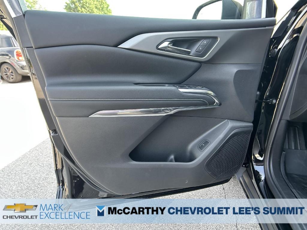 new 2025 Chevrolet Traverse car, priced at $44,545