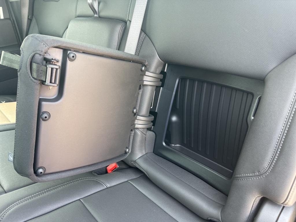 new 2025 Chevrolet Silverado 3500 car
