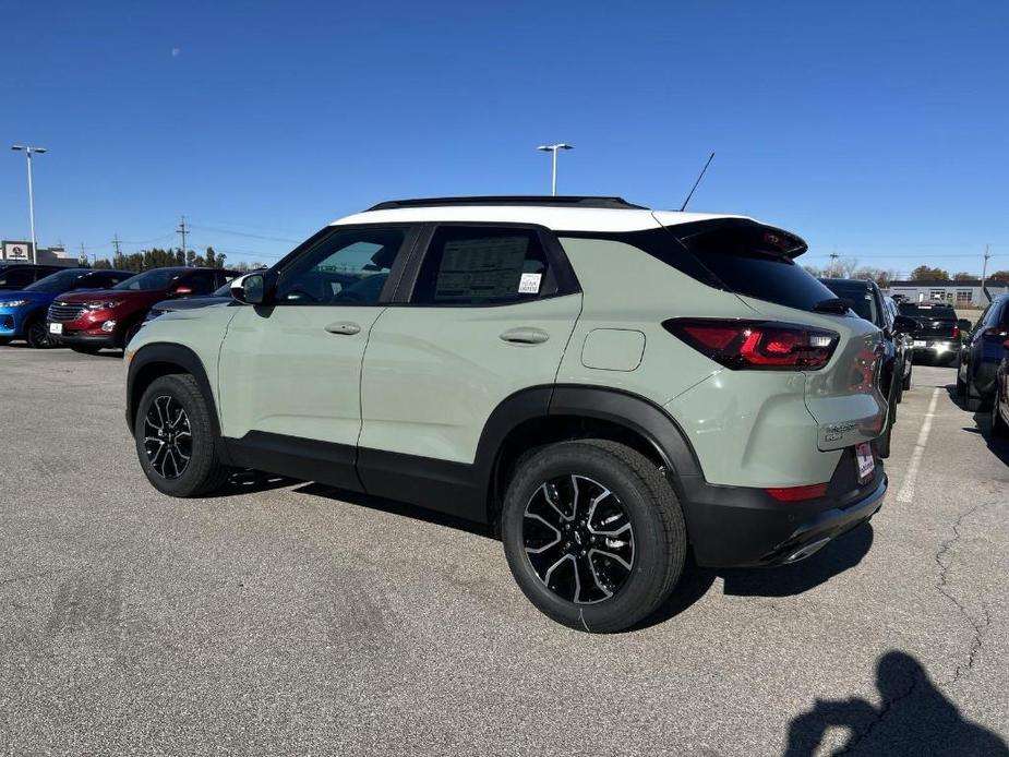 new 2025 Chevrolet TrailBlazer car, priced at $28,651