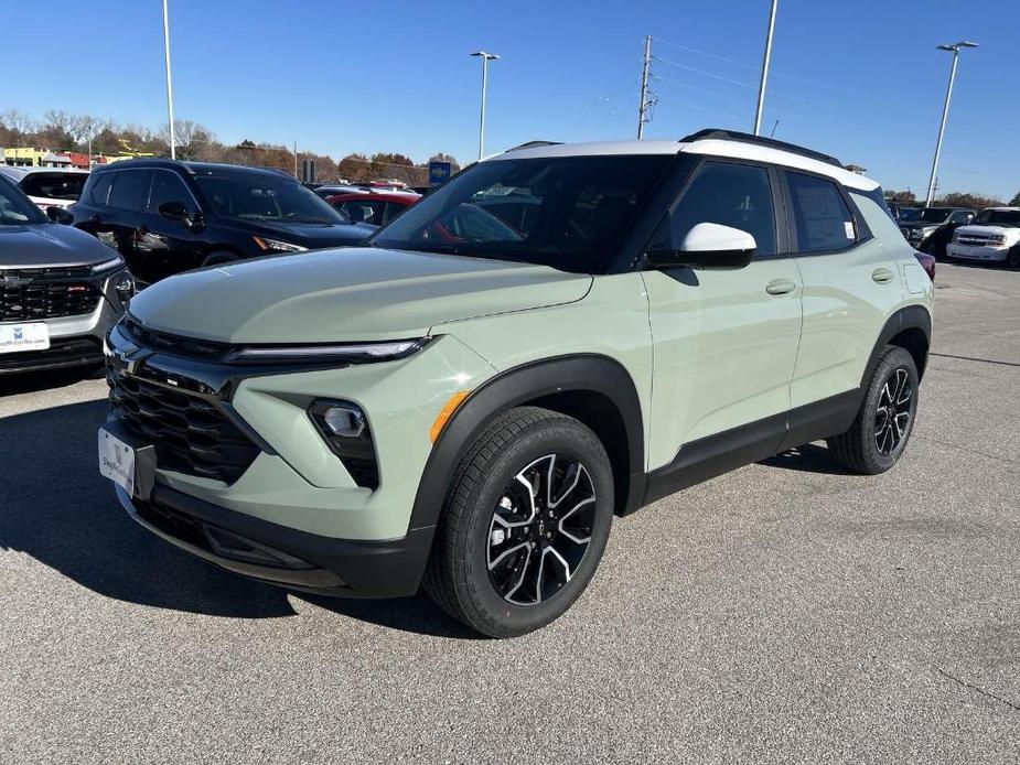 new 2025 Chevrolet TrailBlazer car, priced at $28,651