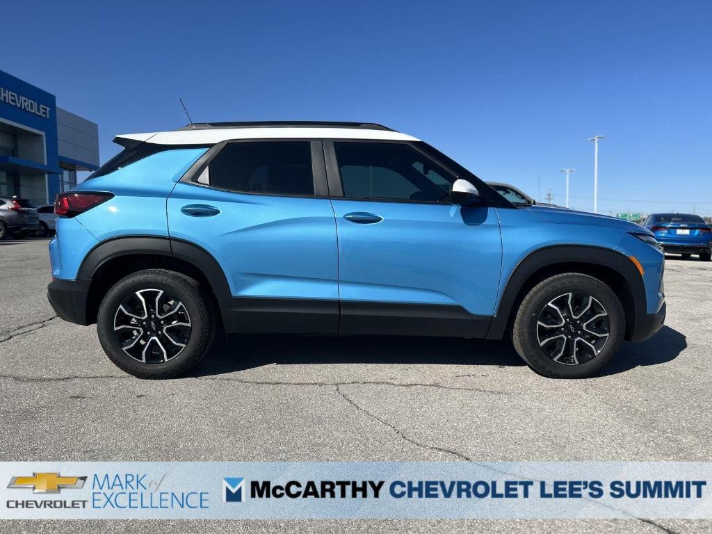 new 2025 Chevrolet TrailBlazer car, priced at $27,615