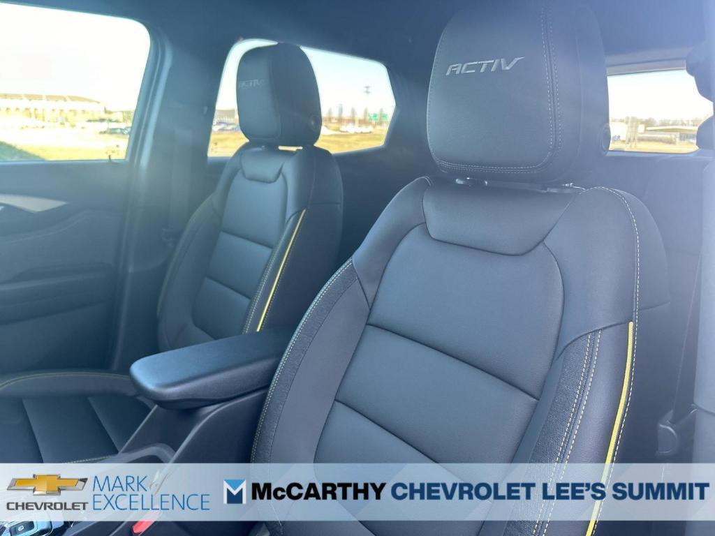 new 2025 Chevrolet TrailBlazer car, priced at $27,615