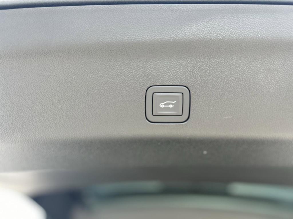 new 2025 Chevrolet Suburban car, priced at $78,595