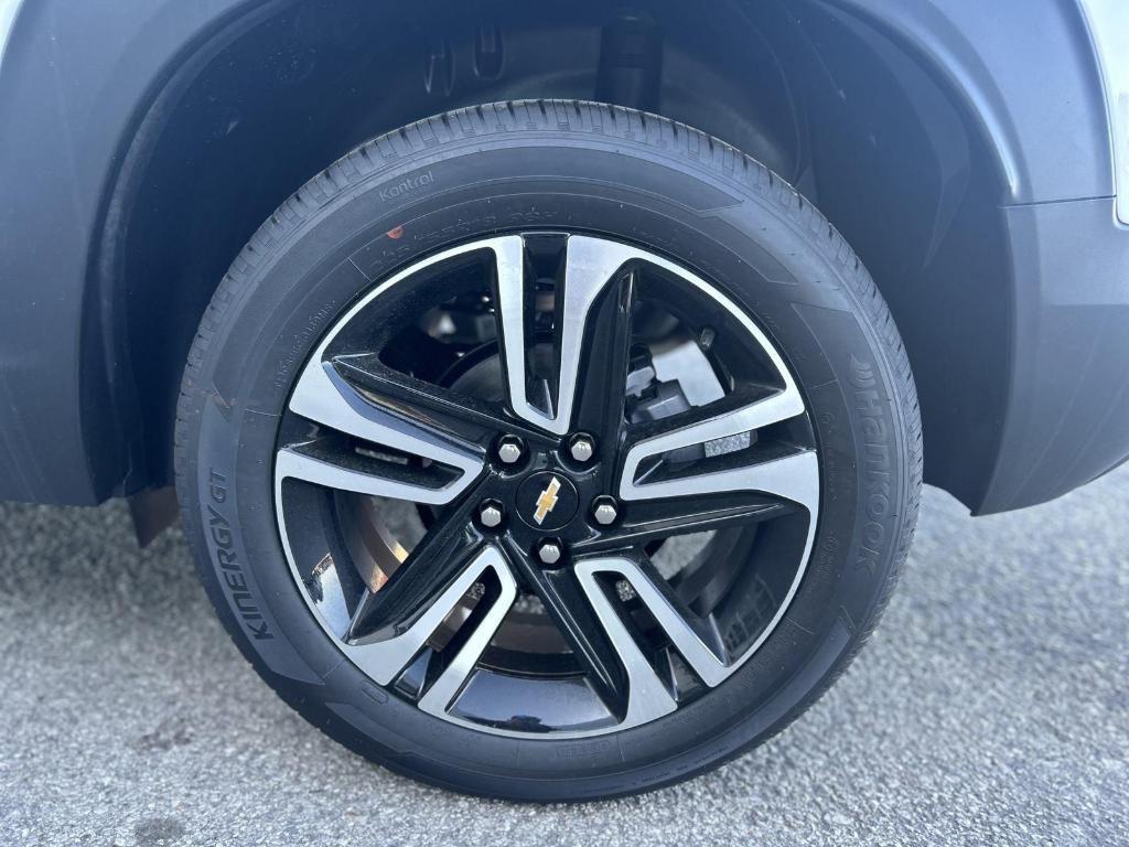 new 2025 Chevrolet TrailBlazer car, priced at $26,720