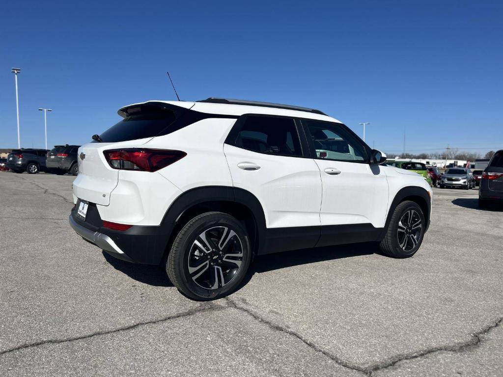 new 2025 Chevrolet TrailBlazer car, priced at $26,720