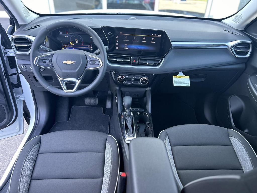 new 2025 Chevrolet TrailBlazer car, priced at $26,720