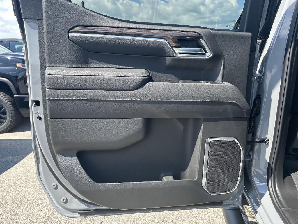 new 2025 Chevrolet Silverado 1500 car, priced at $57,670