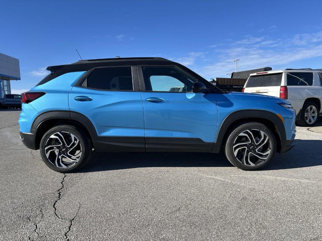 new 2025 Chevrolet TrailBlazer car, priced at $30,225