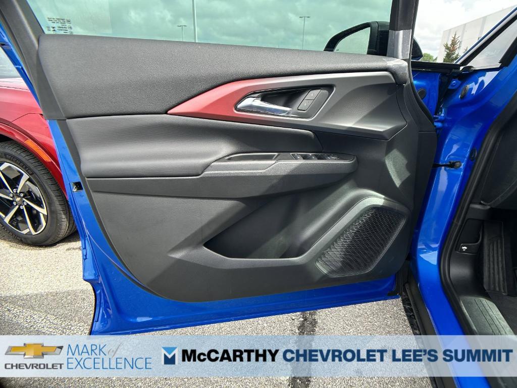 new 2025 Chevrolet Equinox EV car, priced at $33,840