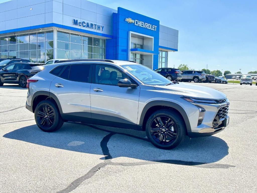 new 2025 Chevrolet Trax car