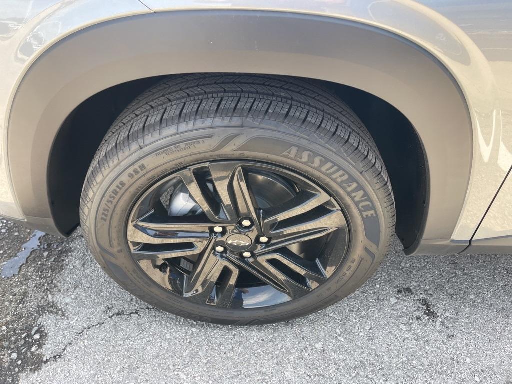 new 2025 Chevrolet Trax car