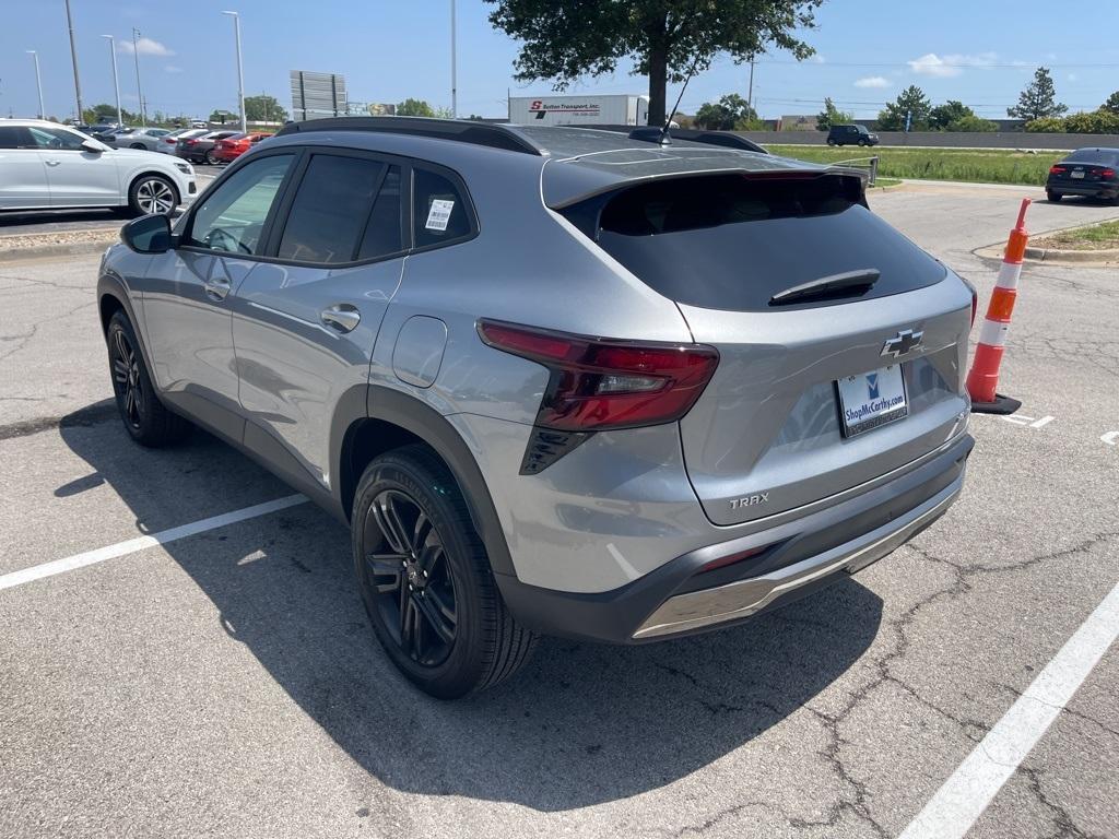 new 2025 Chevrolet Trax car