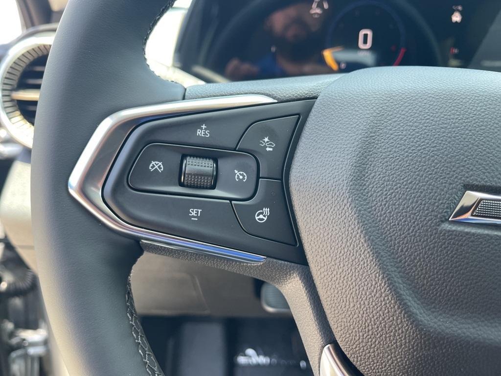 new 2025 Chevrolet Trax car