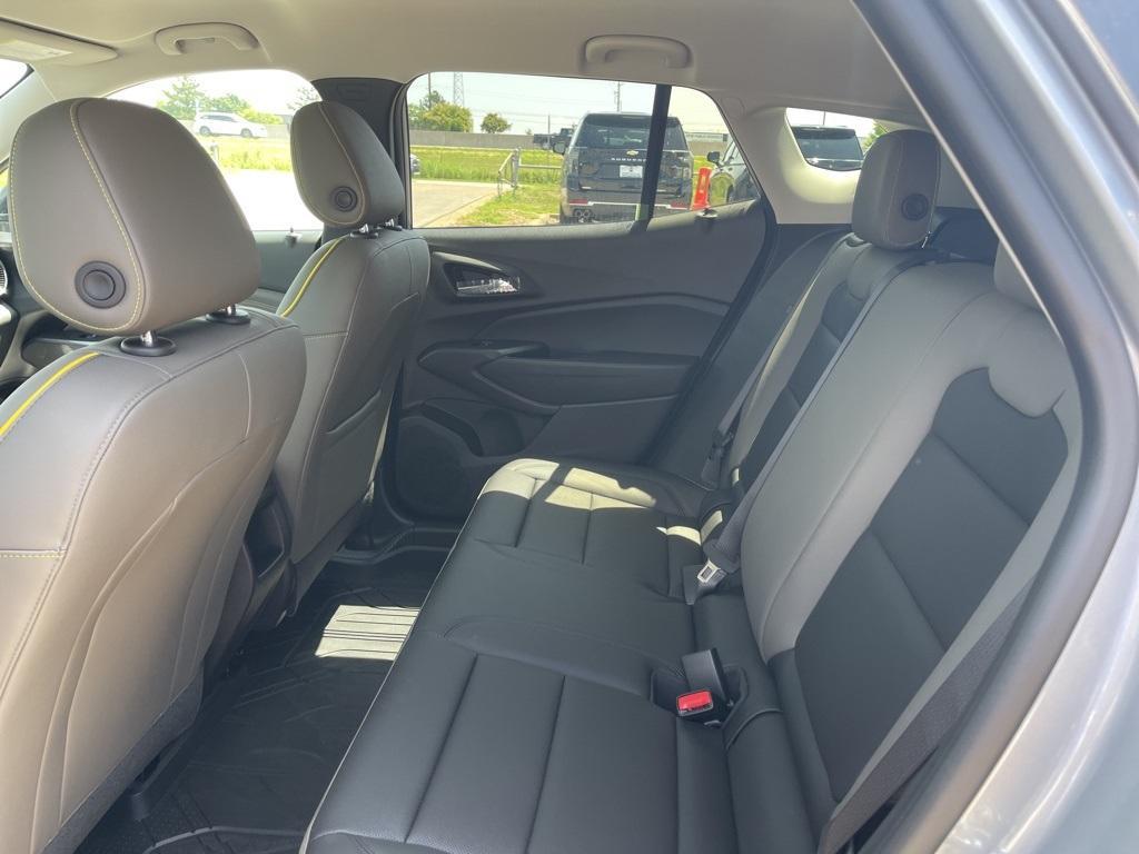 new 2025 Chevrolet Trax car