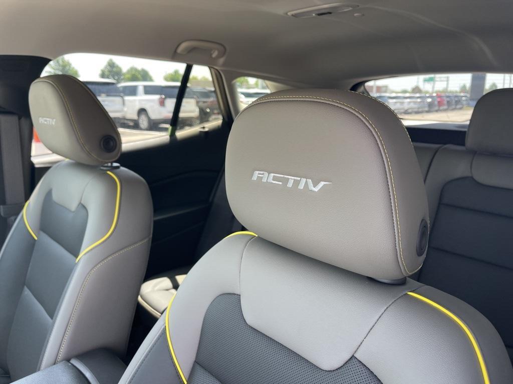 new 2025 Chevrolet Trax car