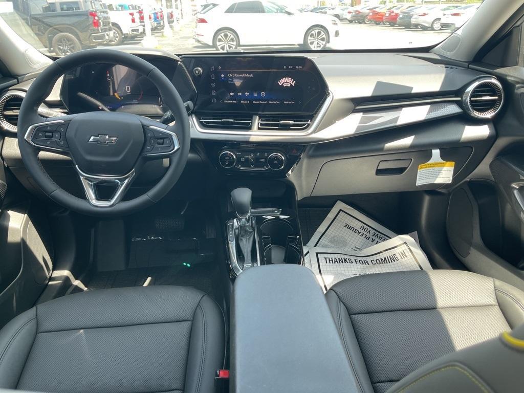 new 2025 Chevrolet Trax car