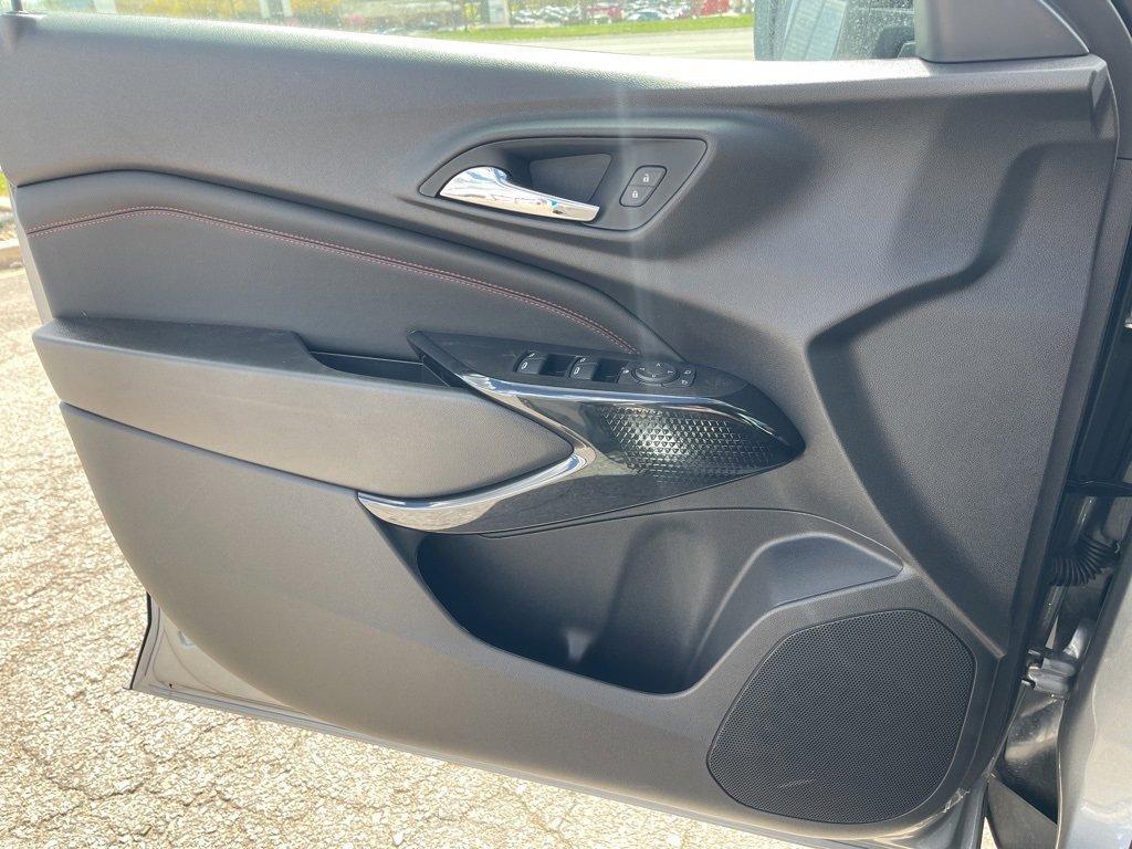 new 2025 Chevrolet Trax car, priced at $27,825