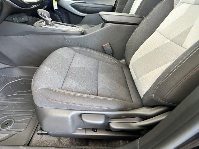 new 2025 Chevrolet Trax car