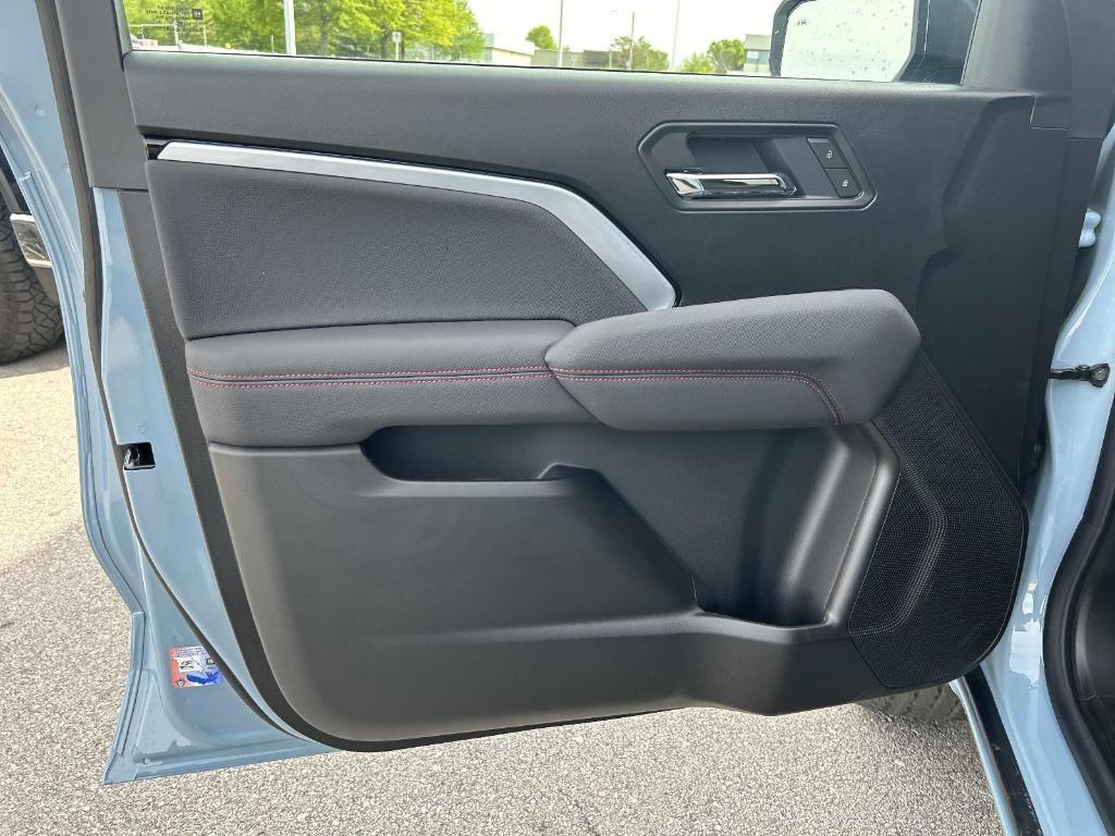 new 2025 Chevrolet Colorado car, priced at $47,160
