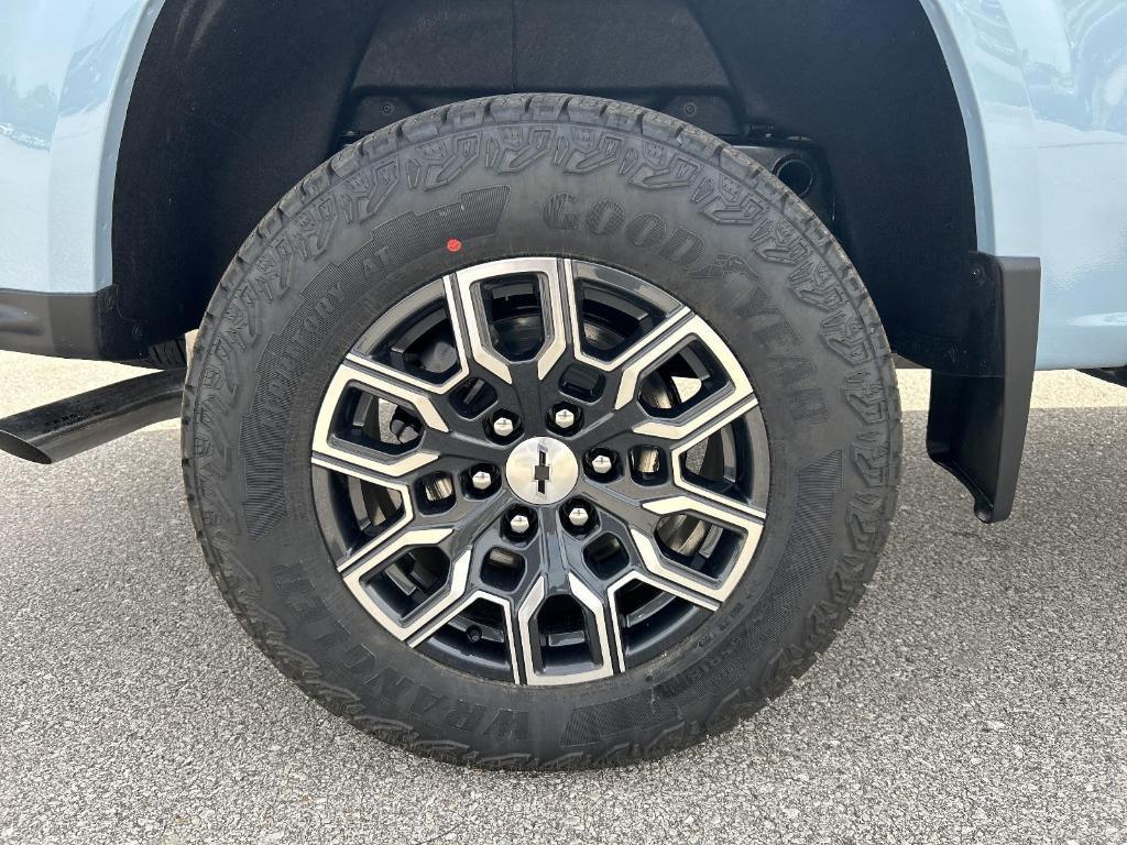 new 2025 Chevrolet Colorado car, priced at $47,160