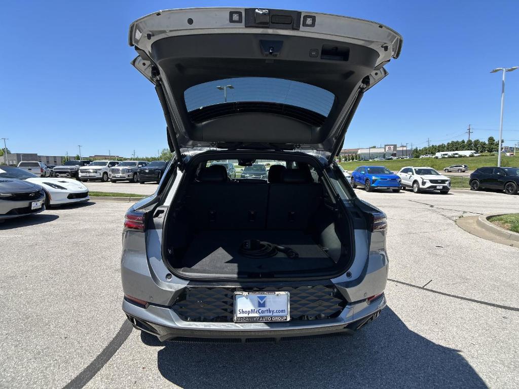 new 2025 Chevrolet Equinox EV car, priced at $32,590