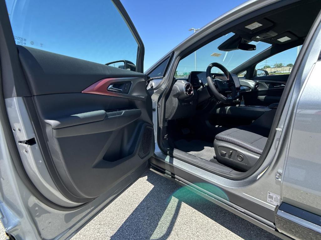 new 2025 Chevrolet Equinox EV car, priced at $32,590