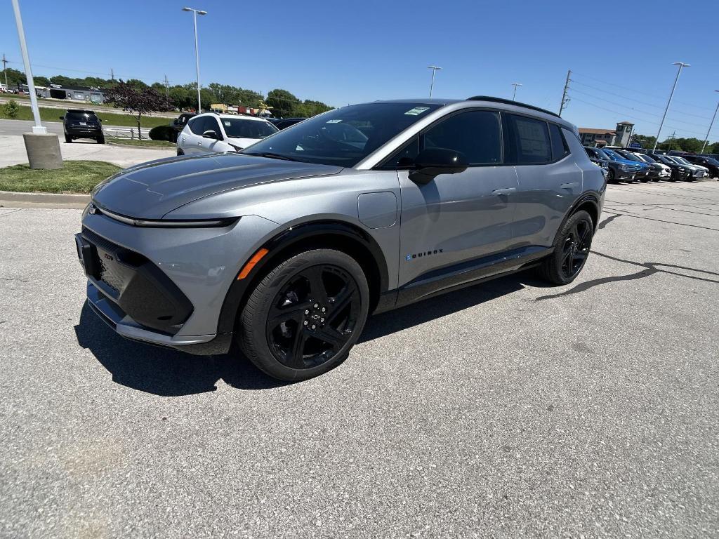 new 2025 Chevrolet Equinox EV car, priced at $32,590