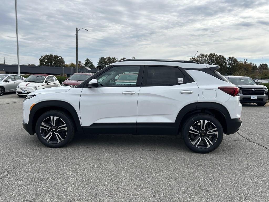 new 2025 Chevrolet TrailBlazer car, priced at $27,075