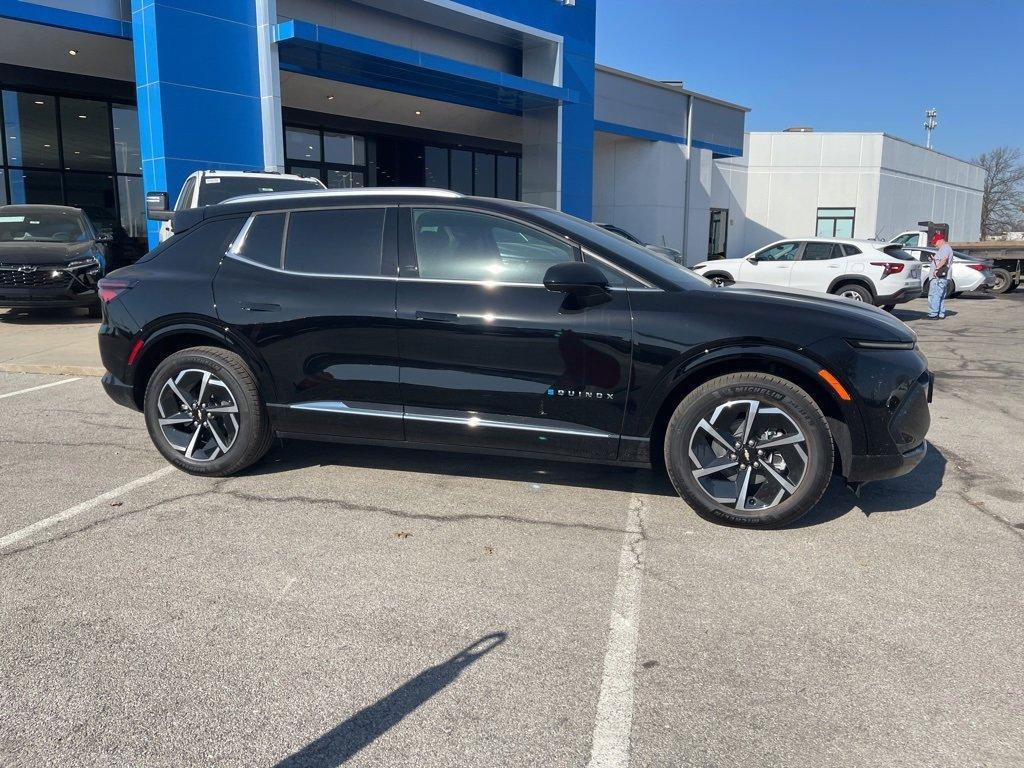 new 2025 Chevrolet Equinox EV car