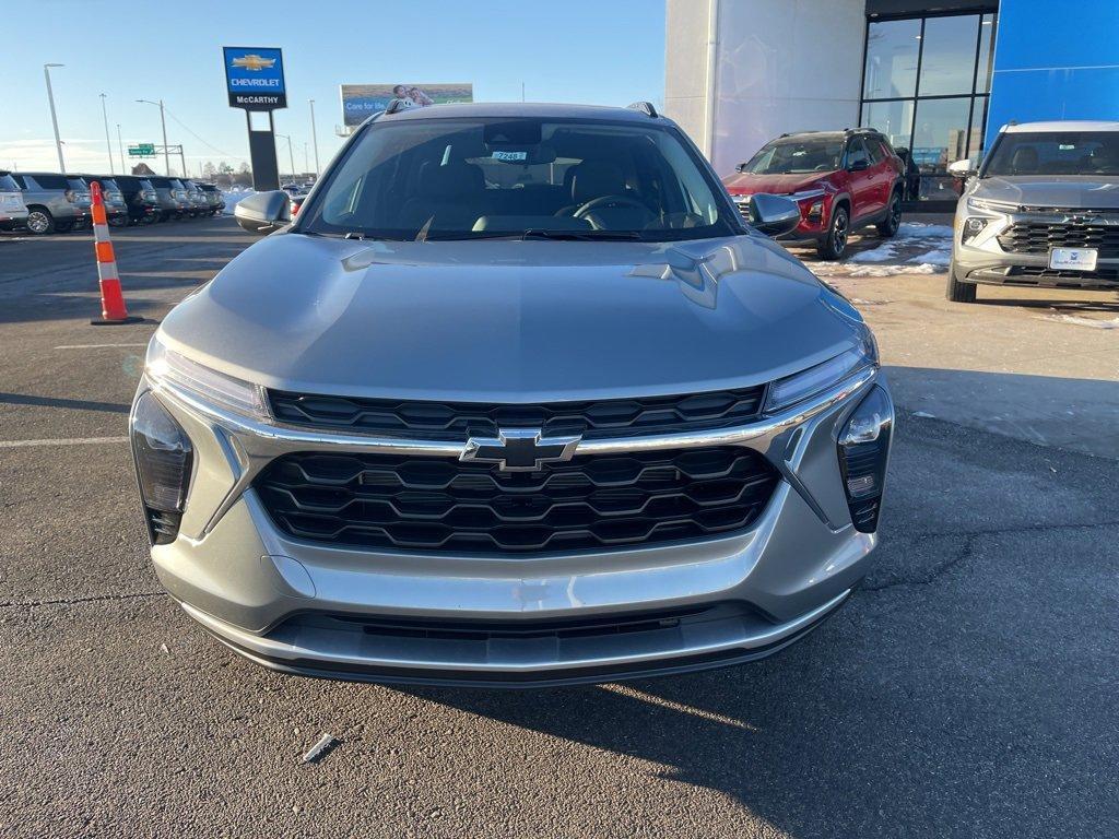 new 2025 Chevrolet Trax car, priced at $25,655